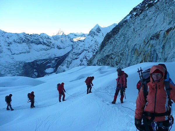 island-peak-clilmbing